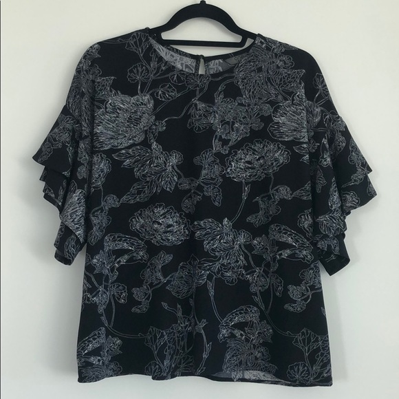 Black & white top - Picture 1 of 4